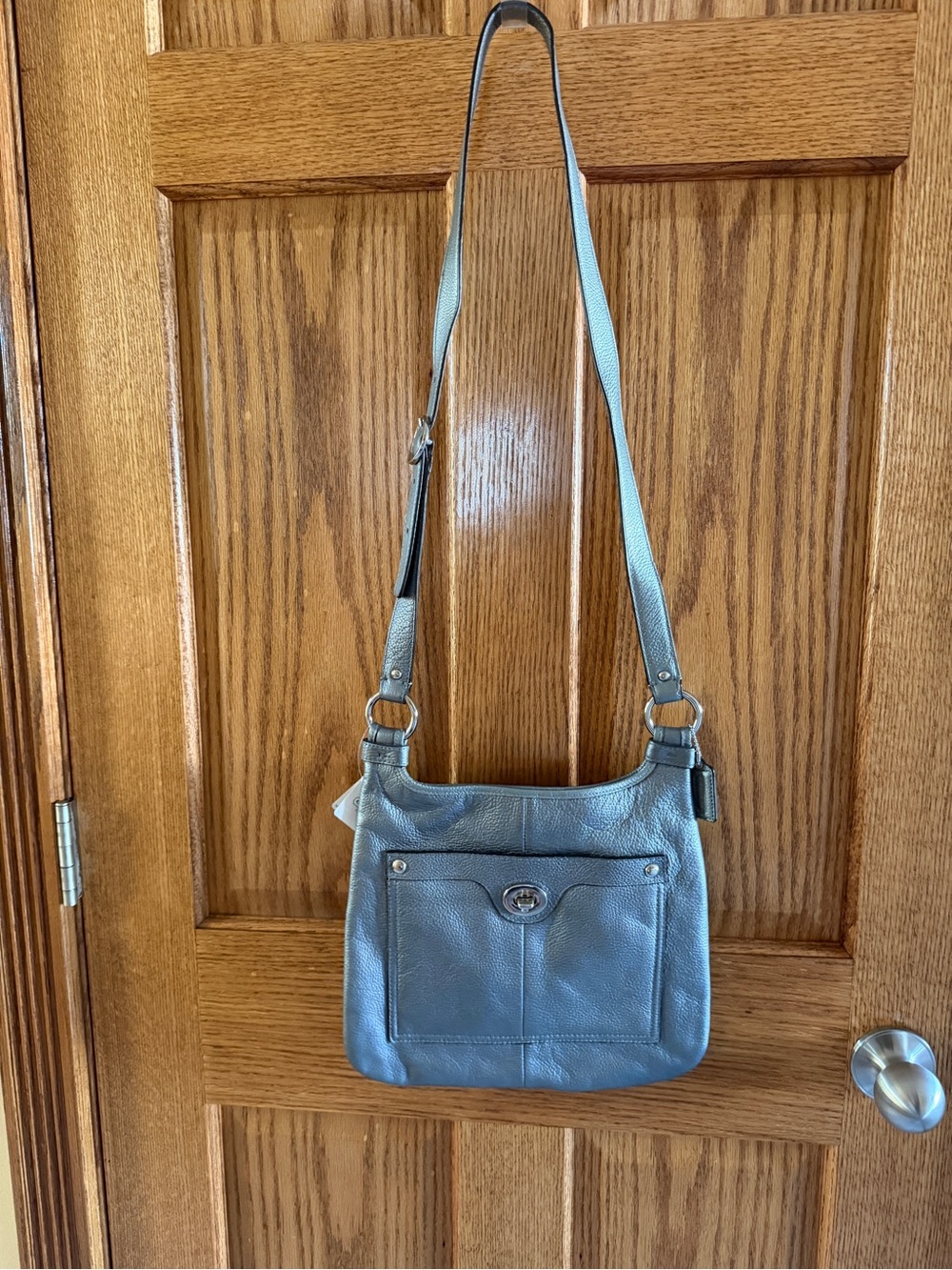 New Classic Coach Silver Pewter Leather Crossbody Bag